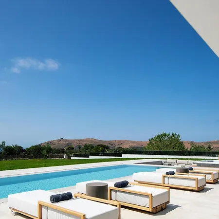 Cresto Iconic Villa, With Heated Whirlpool, By Thinkvilla *